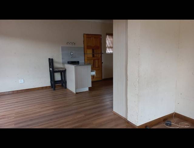 2 BEDROOM FLAT RENTED IN SUNNYRIDGE
